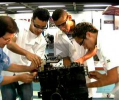 Sobram vagas em escolas técnicas e universidades